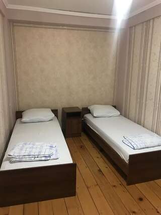 Гостевой дом Нанули Новый Афон Бюджетный двухместный номер с 2 отдельными кроватями-6
